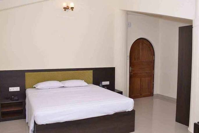 Country Club Chanakyapuri Resort In Kolkata Book Room 2000 - 